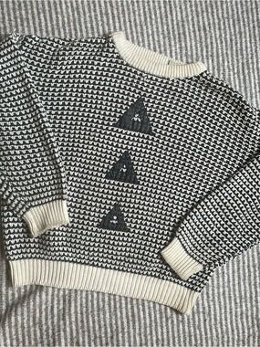 Women’s Black & Cream Patterned Knit Sweater